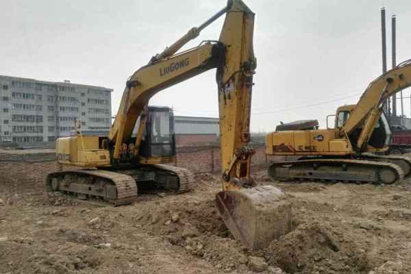 山西出售转让二手4000小时2009年柳工CLG205C挖掘机