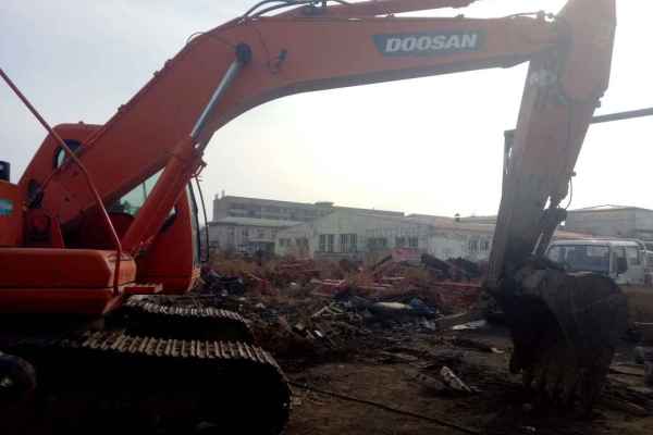 黑龙江出售转让二手14000小时2010年斗山DH225挖掘机