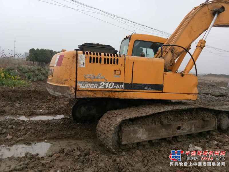 江苏出售转让二手12000小时2003年现代R210挖掘机