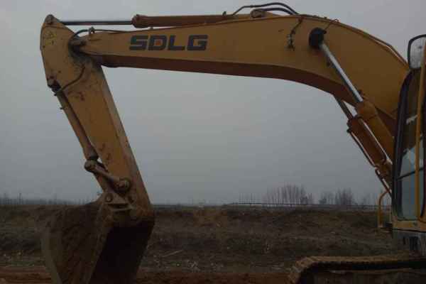 河南出售转让二手5000小时2013年临工LG6210E挖掘机