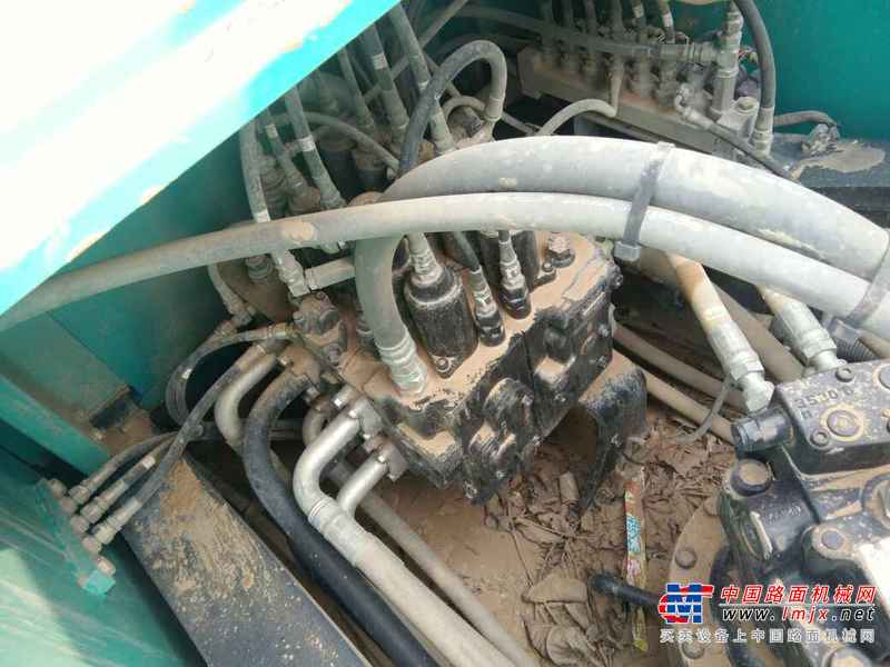 河南出售转让二手3800小时2014年神钢SK210LC挖掘机