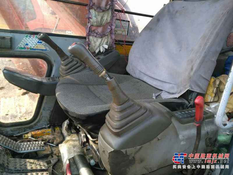 黑龙江出售转让二手20000小时2004年日立EX200挖掘机