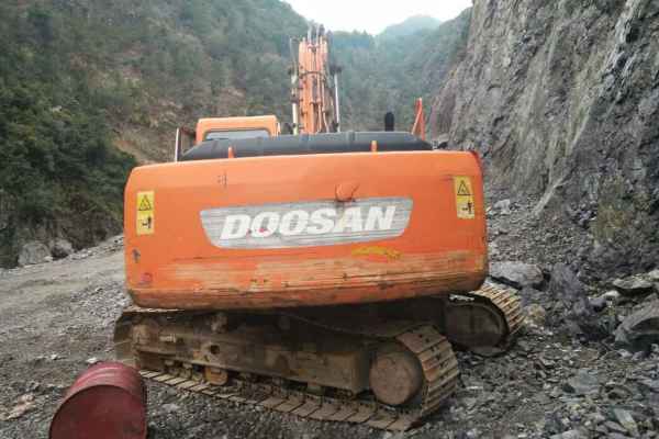 浙江出售转让二手9800小时2010年斗山DH225挖掘机