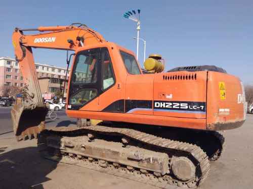 内蒙古出售转让二手15000小时2009年斗山DH220挖掘机