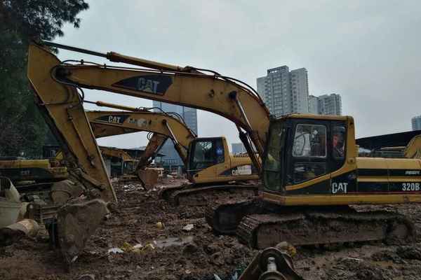 重庆出售转让二手20000小时2006年卡特彼勒320B挖掘机