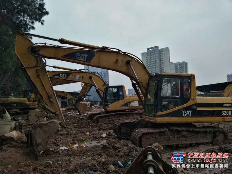 重庆出售转让二手20000小时2006年卡特彼勒320B挖掘机