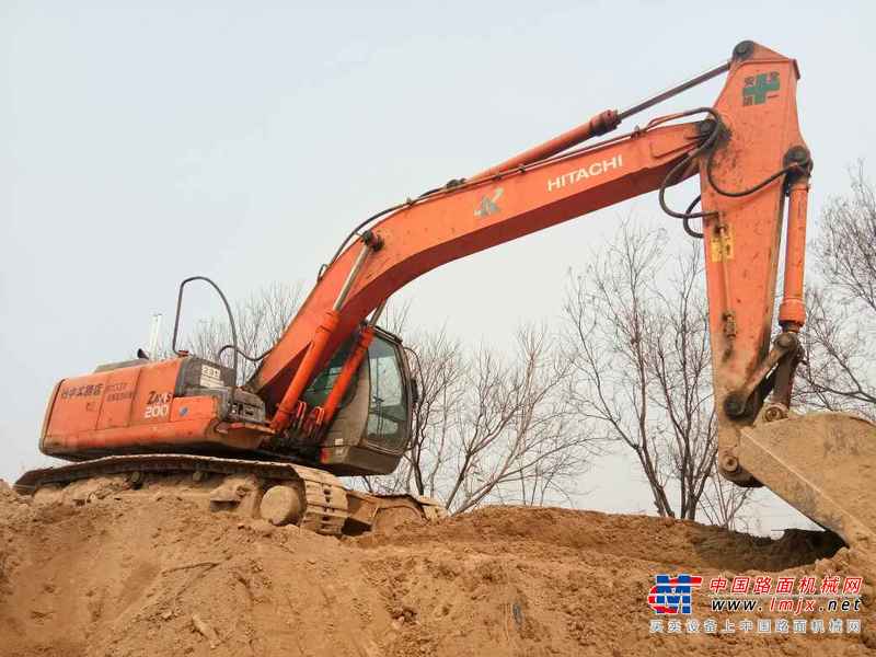 山东出售转让二手15000小时2005年日立ZX200挖掘机