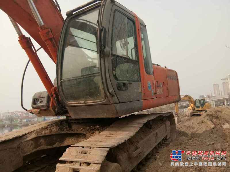 山东出售转让二手15000小时2005年日立ZX200挖掘机