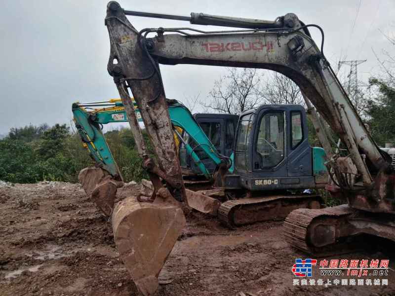 重庆出售转让二手5618小时2011年竹内TB175C挖掘机