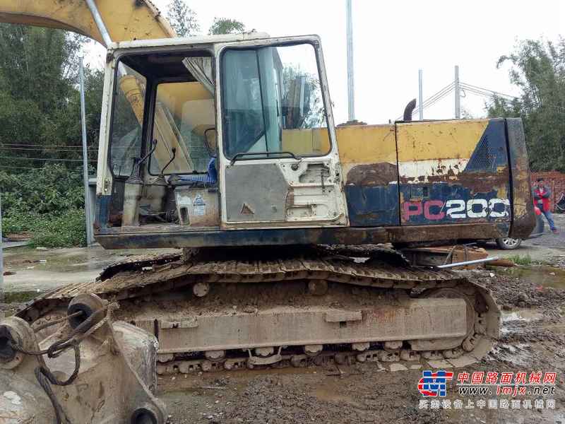 广东出售转让二手18000小时2003年小松PC200挖掘机