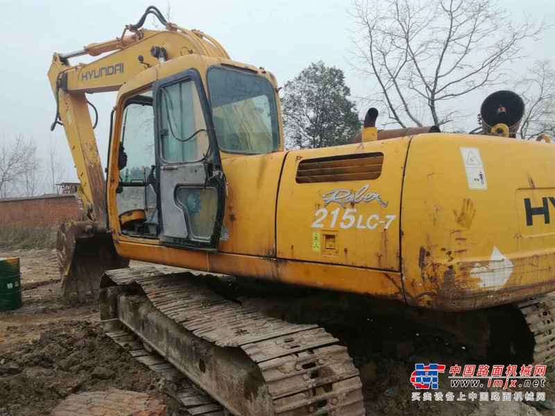 河南出售转让二手7600小时2007年现代R220LC挖掘机