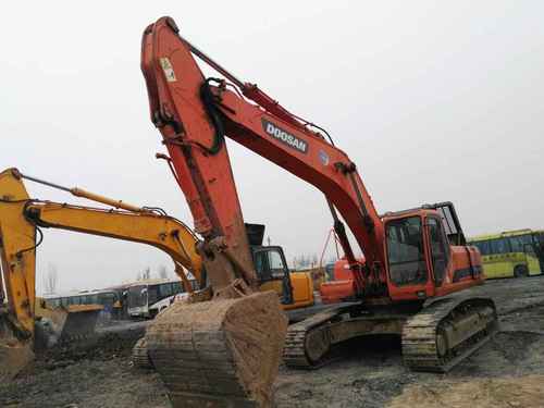 山西出售转让二手7400小时2010年斗山DH370LC挖掘机
