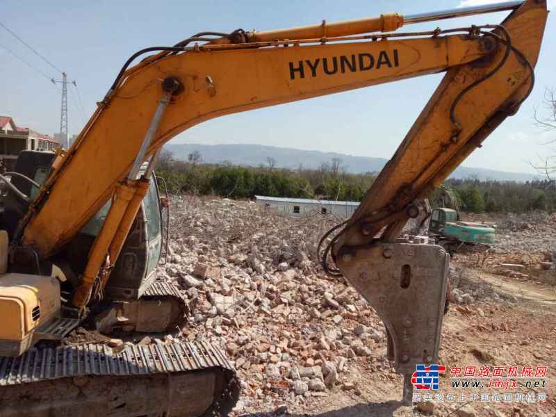 云南出售转让二手18000小时2009年现代R225LC挖掘机