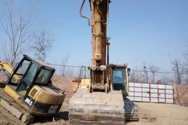 河北出售转让二手8000小时2011年现代R305LC挖掘机