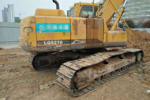 河南出售转让二手8500小时2010年临工LG6210挖掘机
