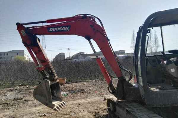 江苏出售转让二手12000小时2009年斗山DH60挖掘机