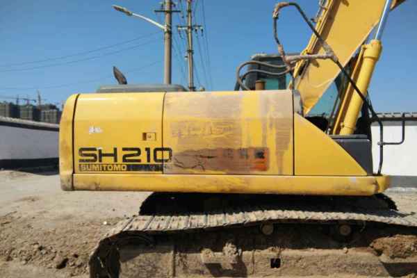 安徽出售转让二手8000小时2010年住友SH210挖掘机