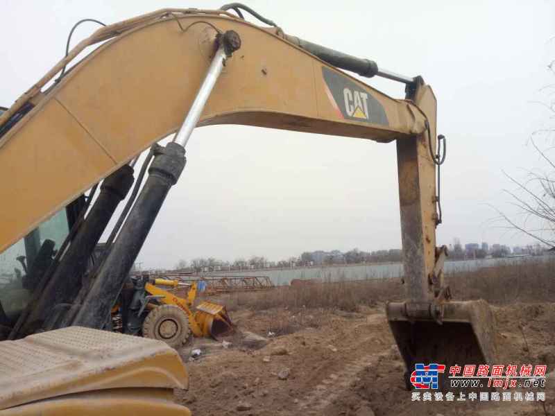 河南出售转让二手6000小时2011年卡特彼勒320D挖掘机