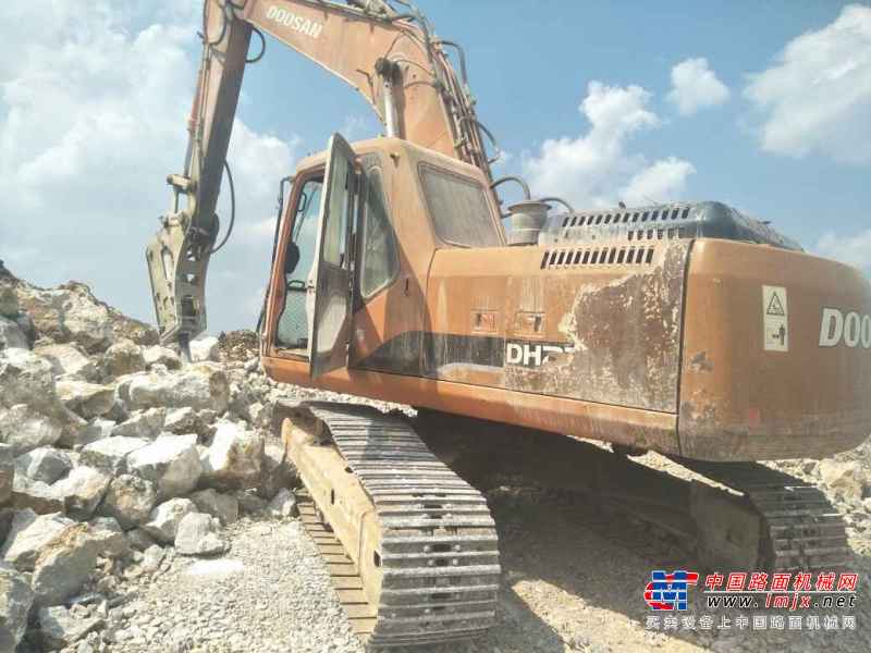 云南出售转让二手14000小时2011年斗山DH225挖掘机