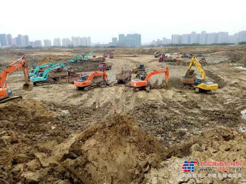 浙江出售转让二手4000小时2013年泰安嘉和JH70挖掘机