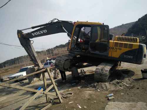 河北出售转让二手12500小时2010年沃尔沃EC240B挖掘机