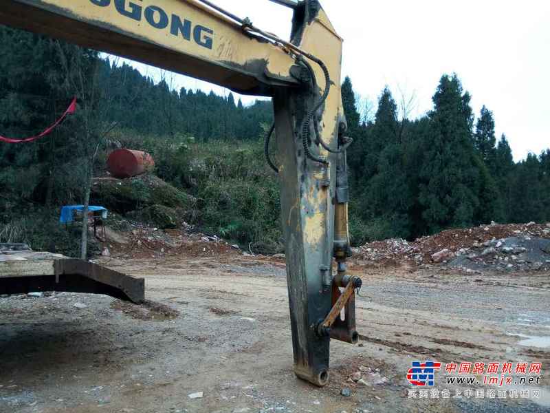 贵州出售转让二手13000小时2008年柳工CLG205挖掘机