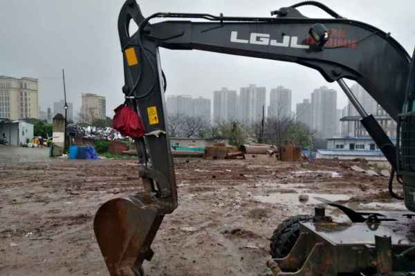 重庆出售转让二手800小时2016年临工LG665挖掘机