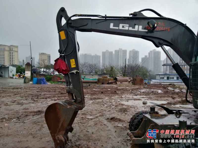 重庆出售转让二手800小时2016年临工LG665挖掘机