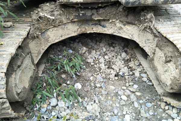 重庆出售转让二手9000小时2011年山重建机913C挖掘机