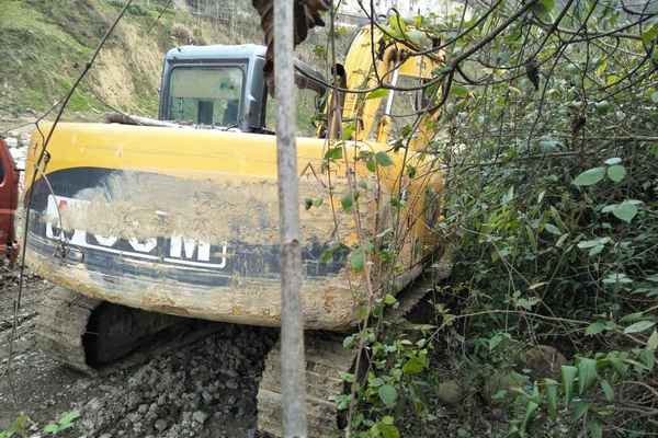 重庆出售转让二手9000小时2011年山重建机913C挖掘机