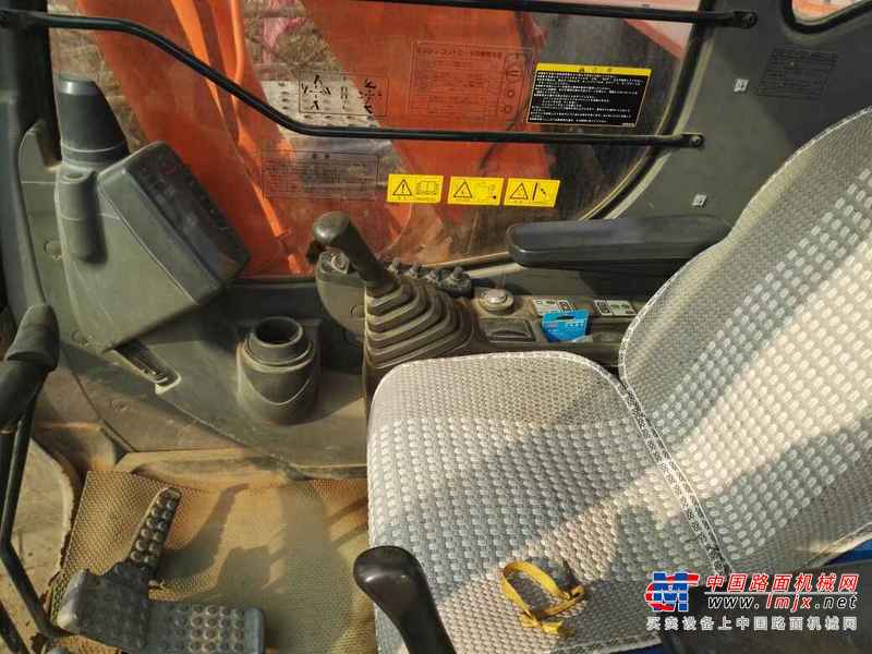 陕西出售转让二手8000小时2004年日立EX120挖掘机