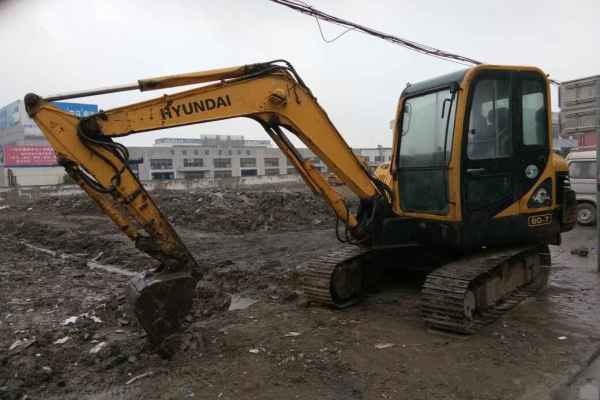 江苏出售转让二手8000小时2008年现代R60挖掘机