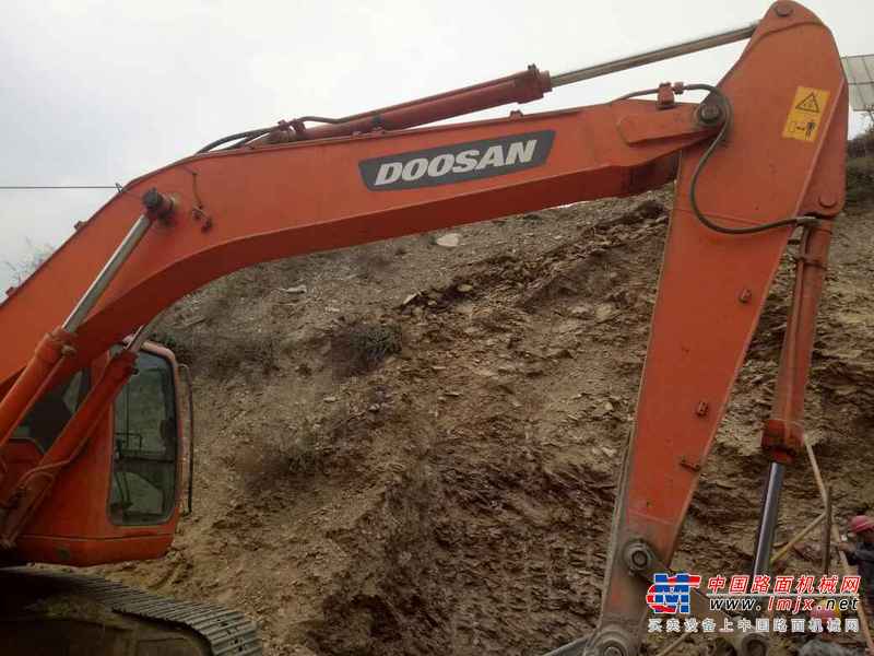 陕西出售转让二手4400小时2010年斗山DH220挖掘机