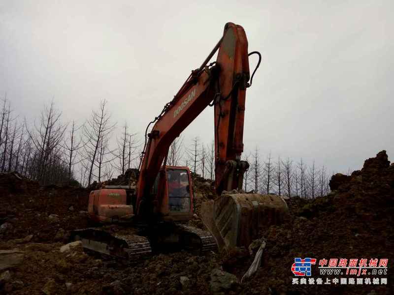 贵州出售转让二手14514小时2009年斗山DH220LC挖掘机