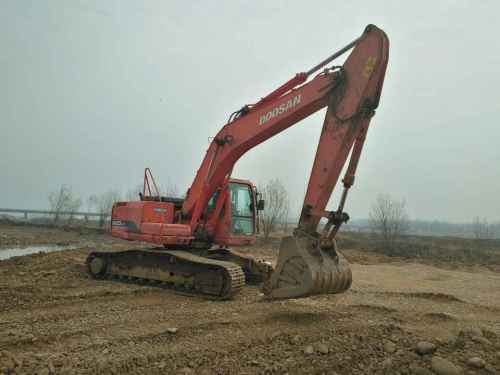 河南出售转让二手8000小时2011年斗山DH225LC挖掘机