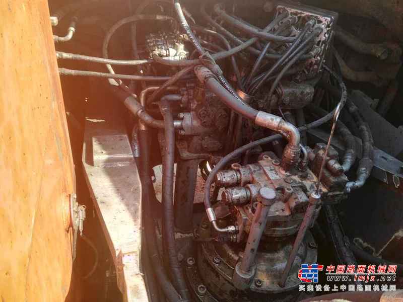 河北出售转让二手8500小时2009年日立ZX240挖掘机