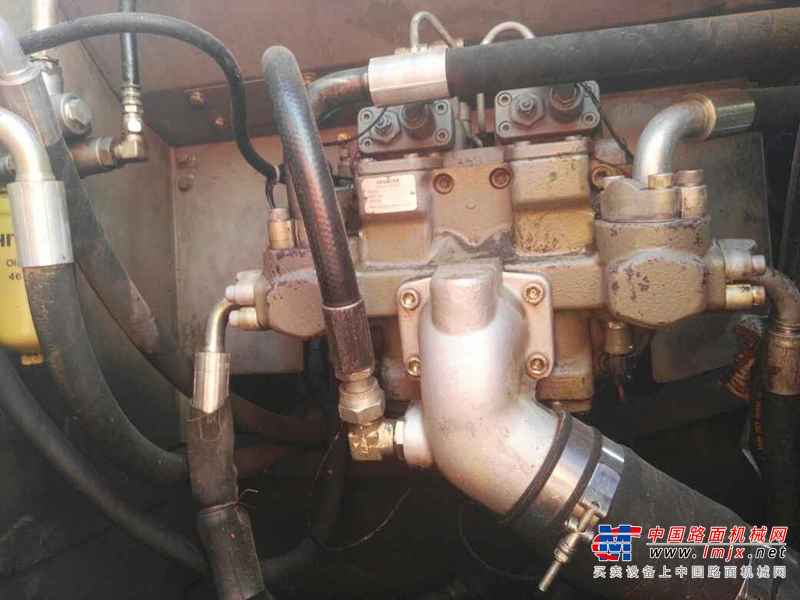河北出售转让二手8500小时2009年日立ZX240挖掘机