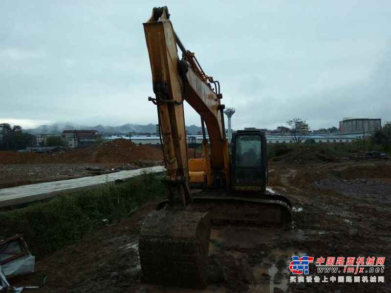 江西出售转让二手10000小时2010年现代R215挖掘机
