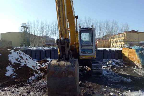 黑龙江出售转让二手17000小时2007年住友SH125X挖掘机