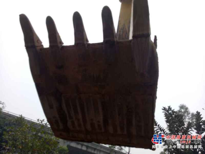 广东出售转让二手6900小时2004年小松PC200挖掘机
