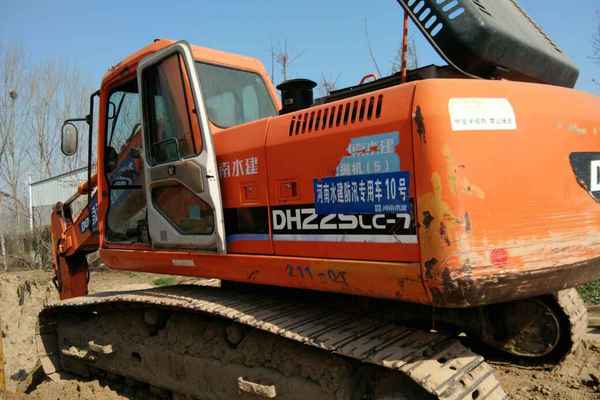 河南出售转让二手8000小时2010年斗山DH225挖掘机