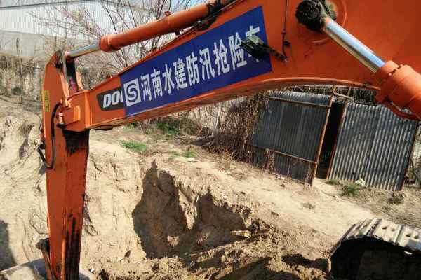 河南出售转让二手8000小时2010年斗山DH225挖掘机