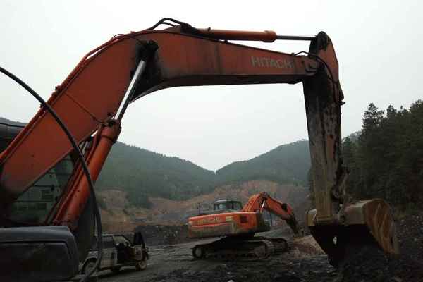 江西出售转让二手6000小时2012年日立ZX240挖掘机