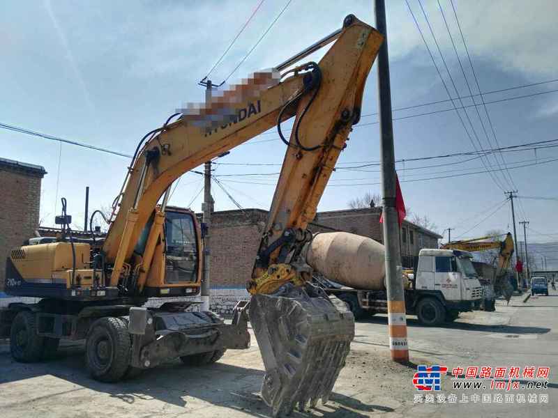 山西出售转让二手5700小时2010年现代轮挖R210W挖掘机