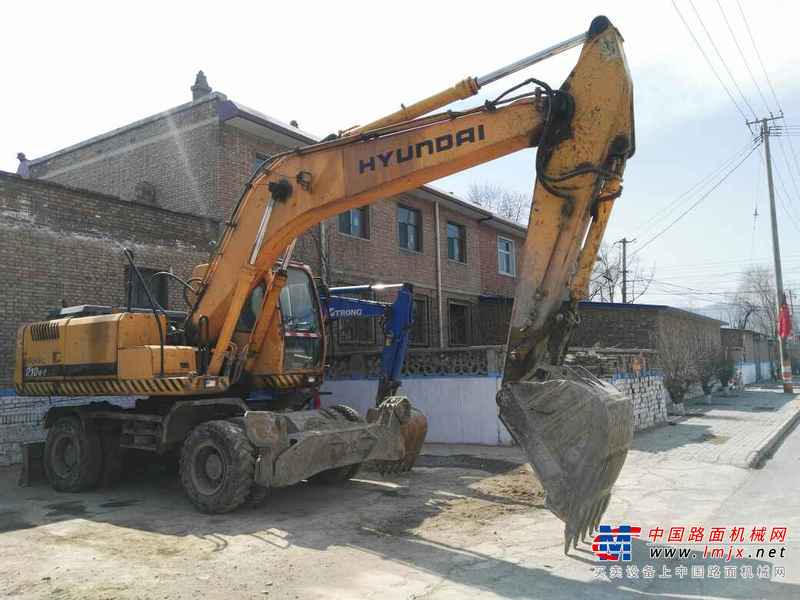 山西出售转让二手9000小时2007年现代轮挖R210W挖掘机