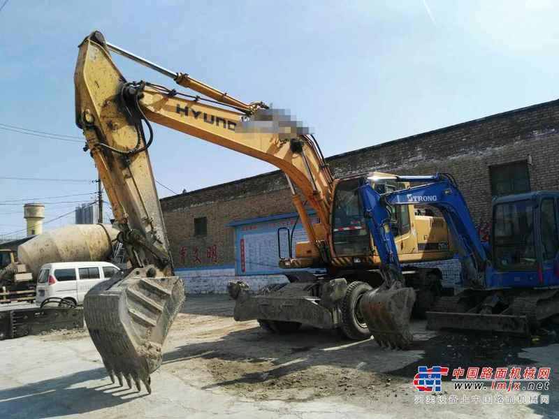 山西出售转让二手9000小时2007年现代轮挖R210W挖掘机