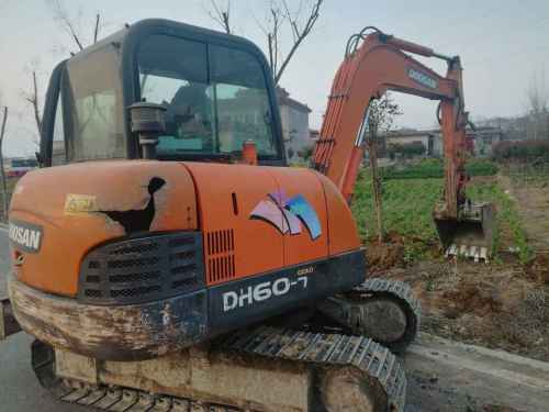 河南出售转让二手5600小时2010年斗山DH60挖掘机
