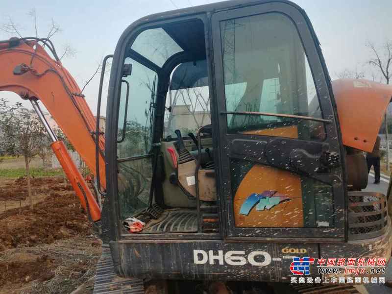 河南出售转让二手5600小时2010年斗山DH60挖掘机