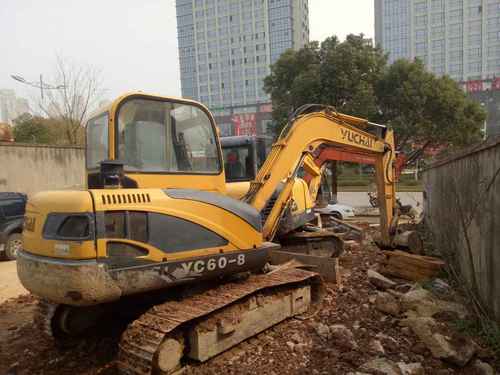 江西出售转让二手6800小时2011年玉柴YC60挖掘机