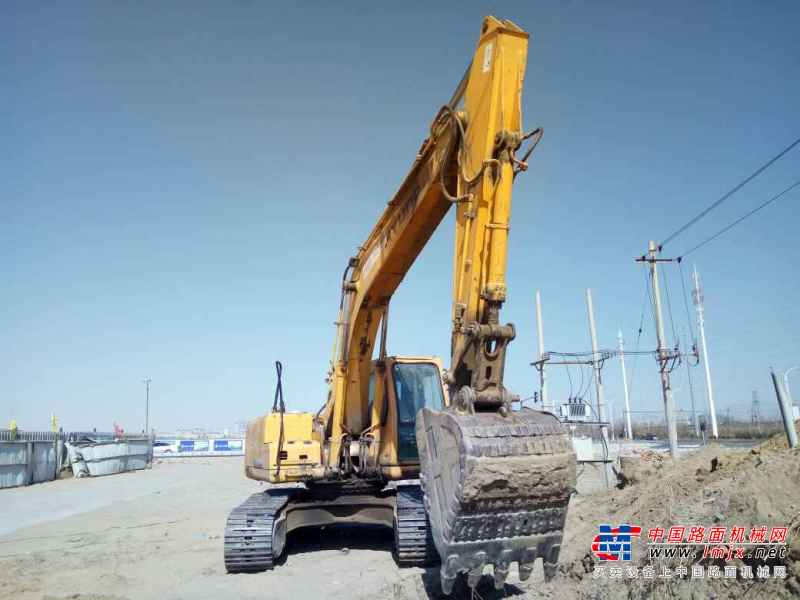 内蒙古出售转让二手18000小时2006年现代R215挖掘机